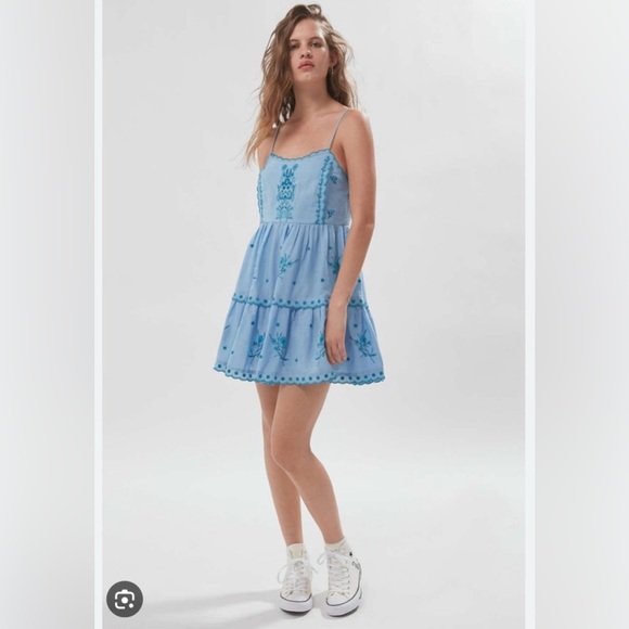 Urban Outfitters Dresses & Skirts - Urban Outfitters Uo Hanna Embroidered Scalloped Babydoll Mini Dress